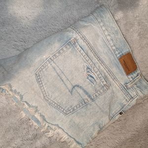 Distressed American eagle shorts, boyfriend fit